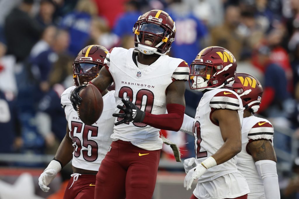 Jartavius Martin’s late interception helps Commanders stun Patriots 20 ...